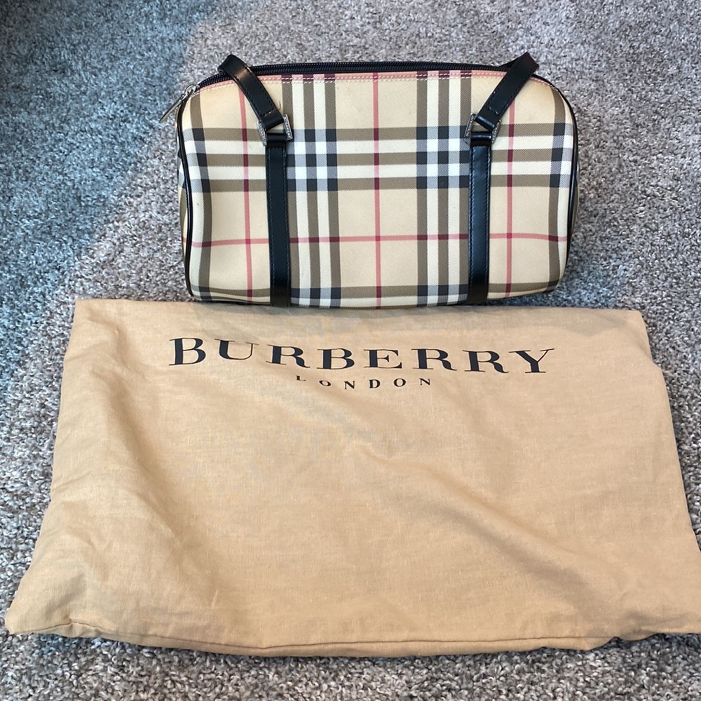Vintage Burberry Barrel Bag